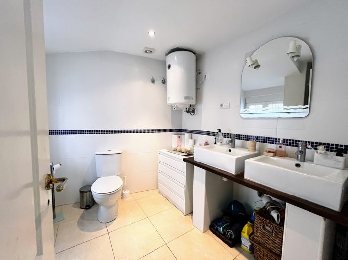 Image No.39-5 Bed Villa for sale