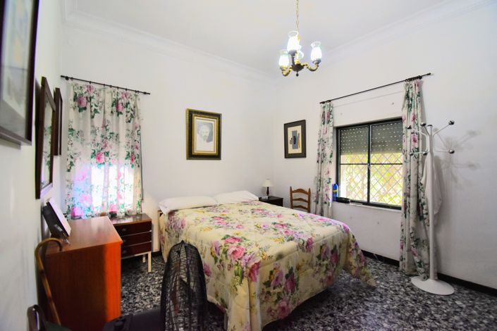 Image No.17-5 Bed Villa for sale