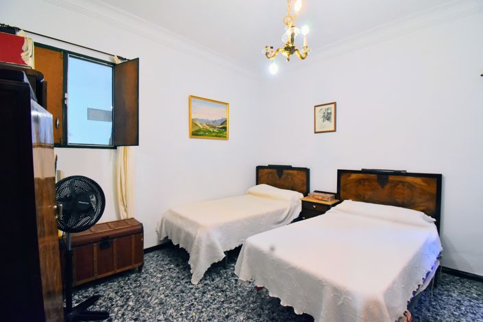 Image No.18-5 Bed Villa for sale