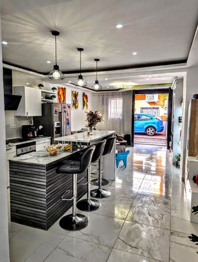 Image No.10-5 Bed Villa for sale