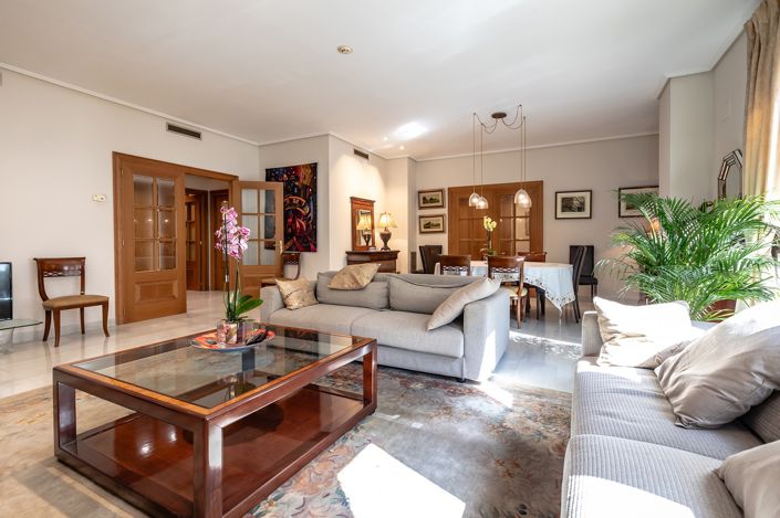 Image No.11-5 Bed Apartment for sale