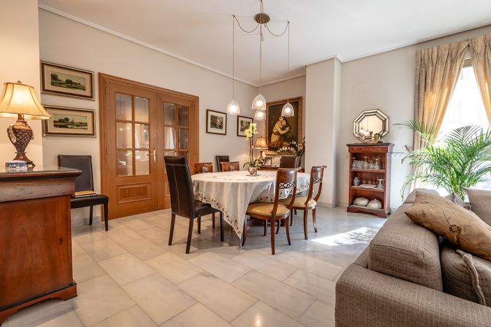 Image No.12-5 Bed Apartment for sale