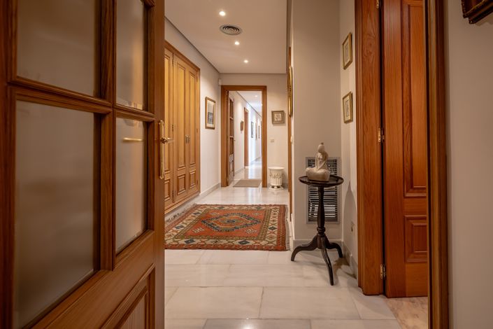 Image No.14-5 Bed Apartment for sale