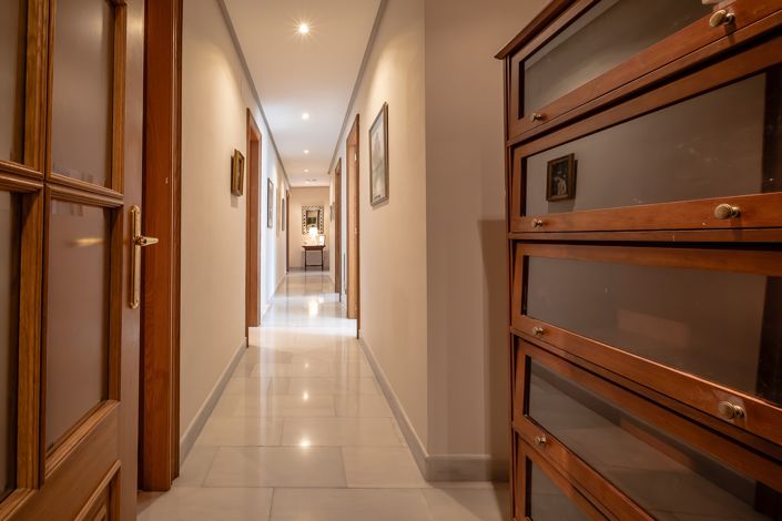 Image No.16-5 Bed Apartment for sale