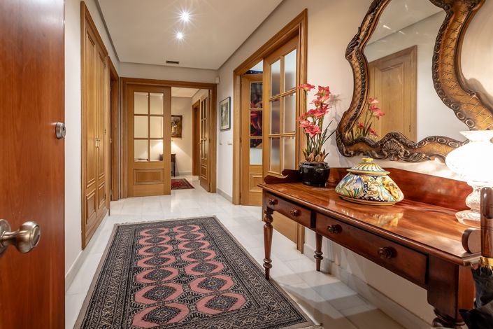 Image No.2-5 Bed Apartment for sale