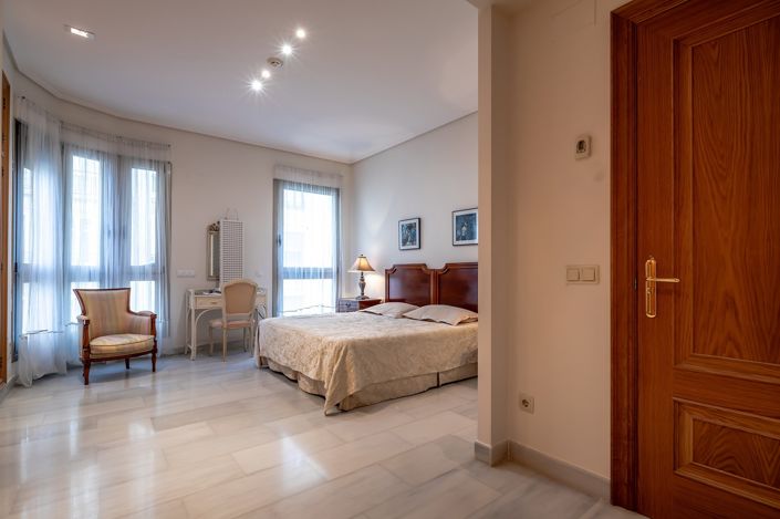 Image No.27-5 Bed Apartment for sale