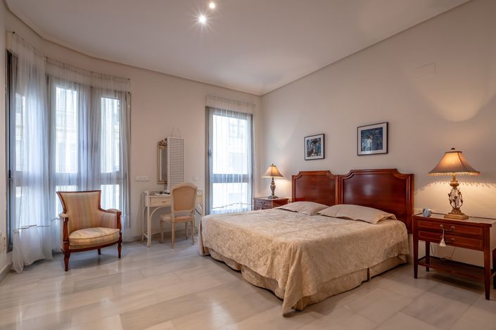 Image No.28-5 Bed Apartment for sale