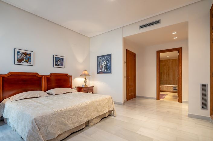 Image No.29-5 Bed Apartment for sale