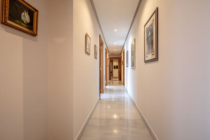 Image No.32-5 Bed Apartment for sale