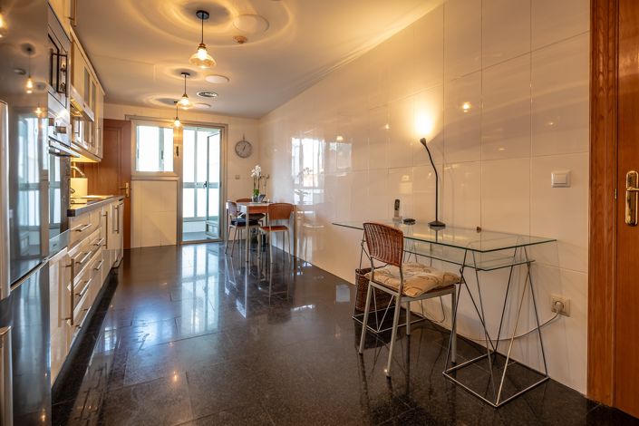 Image No.35-5 Bed Apartment for sale