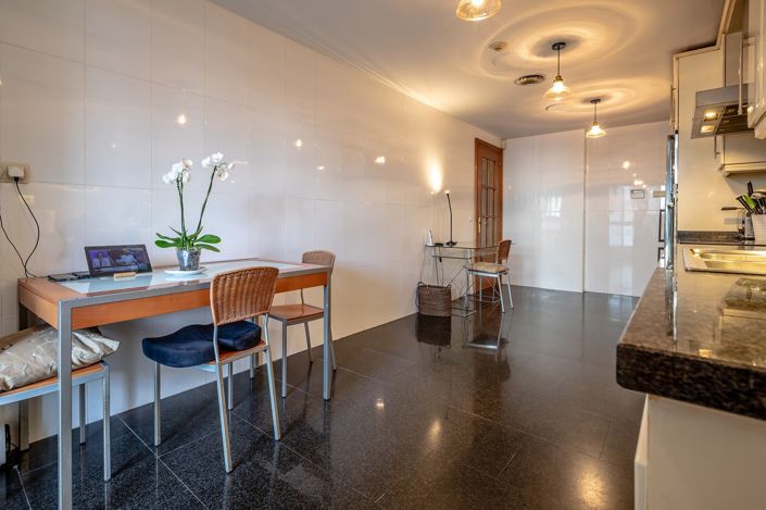 Image No.36-5 Bed Apartment for sale