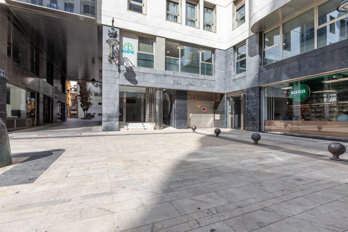 Image No.40-5 Bed Apartment for sale