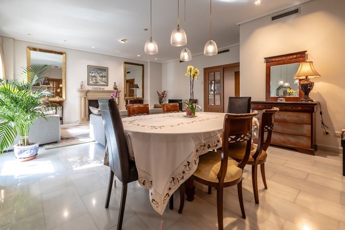 Image No.9-5 Bed Apartment for sale