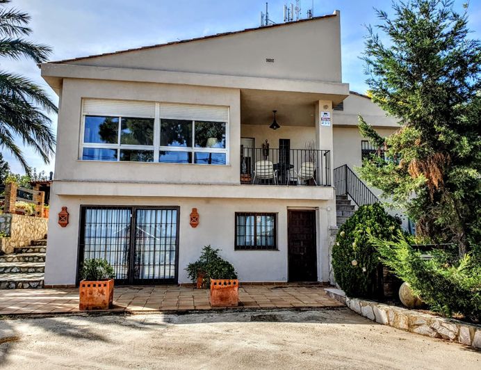 Image No.2-4 Bed Villa for sale