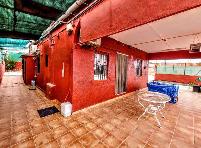 Image No.1-3 Bed Villa for sale