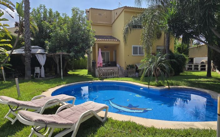 Image No.1-5 Bed Villa for sale