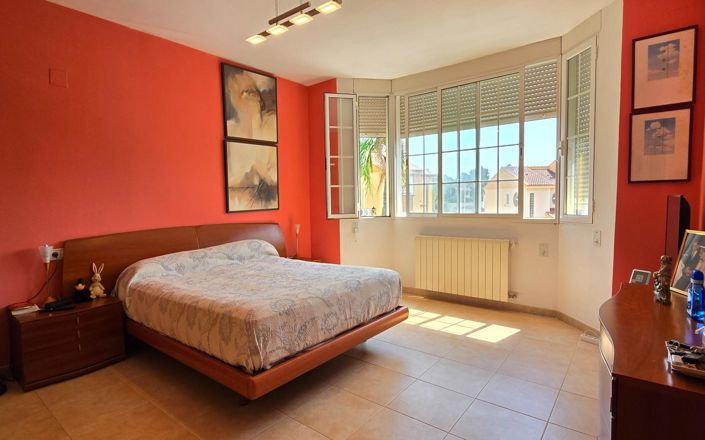 Image No.28-5 Bed Villa for sale