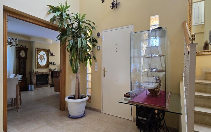 Image No.44-5 Bed Villa for sale