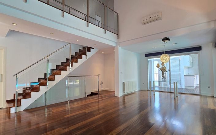 Image No.2-5 Bed Villa for sale