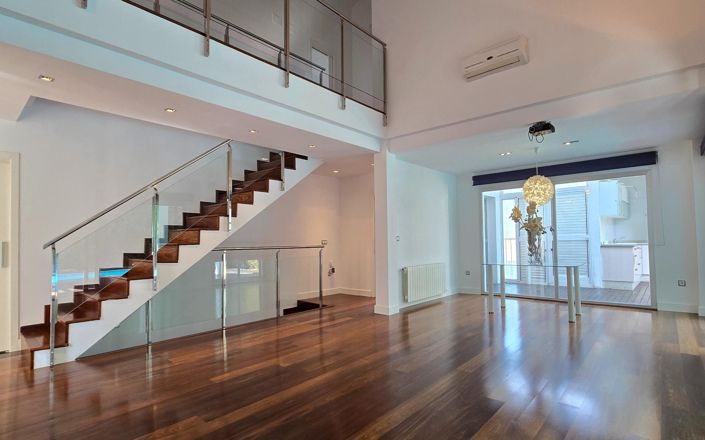 Image No.2-Villa de 5 chambres à vendre à La Canada