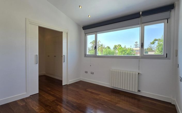 Image No.25-5 Bed Villa for sale