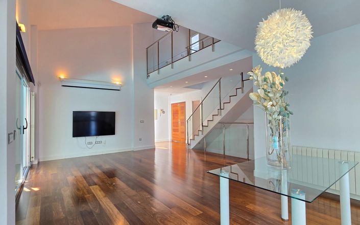 Image No.8-5 Bed Villa for sale