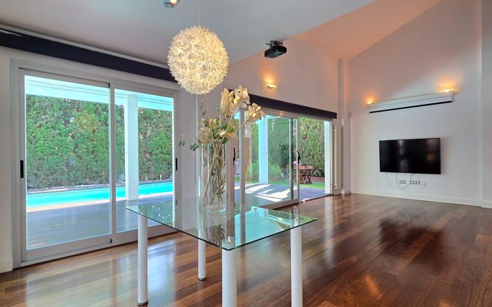 Image No.9-5 Bed Villa for sale