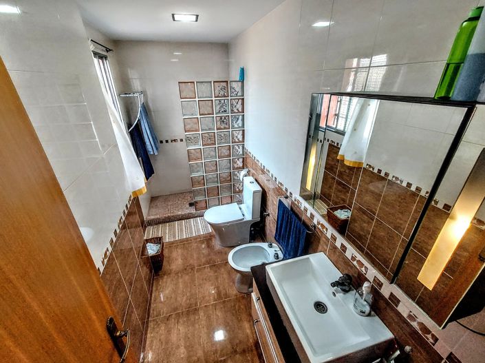 Image No.25-4 Bed Villa for sale