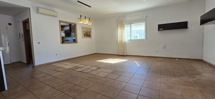 Image No.3-4 Bed Villa for sale