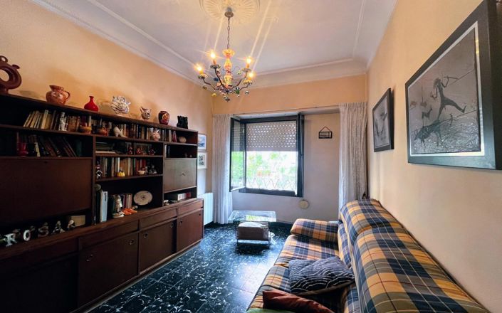 Image No.7-4 Bed Property for sale