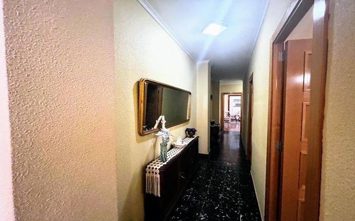 Image No.9-4 Bed Property for sale