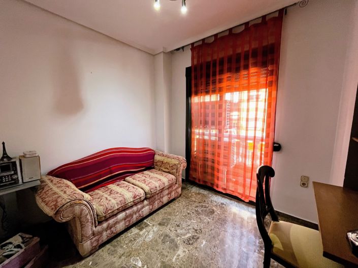 Image No.15-5 Bed Townhouse for sale