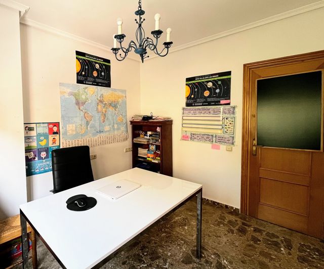 Image No.18-5 Bed Townhouse for sale