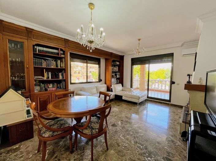 Image No.21-5 Bed Townhouse for sale