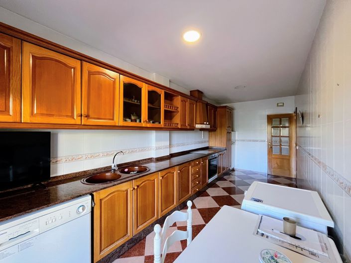 Image No.21-5 Bed Townhouse for sale
