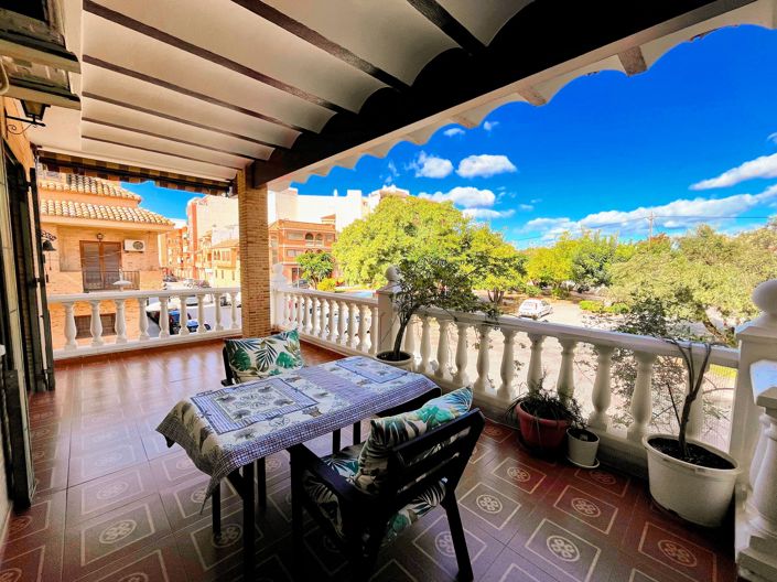 Image No.24-5 Bed Townhouse for sale