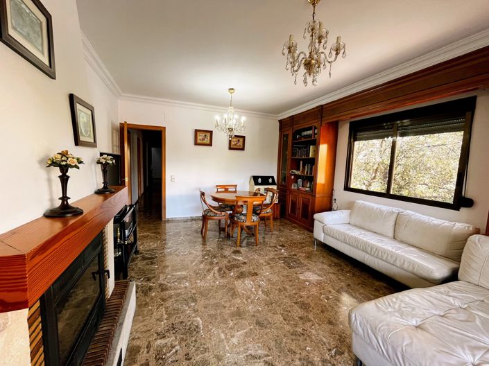 Image No.24-5 Bed Townhouse for sale