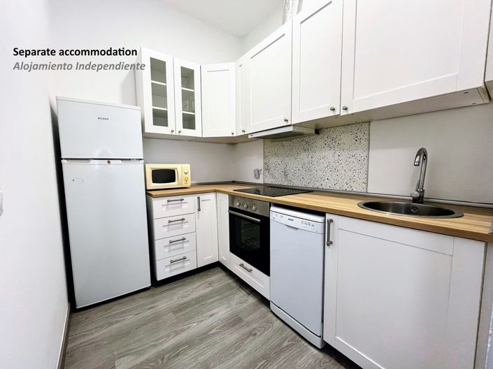Image No.33-5 Bed Townhouse for sale