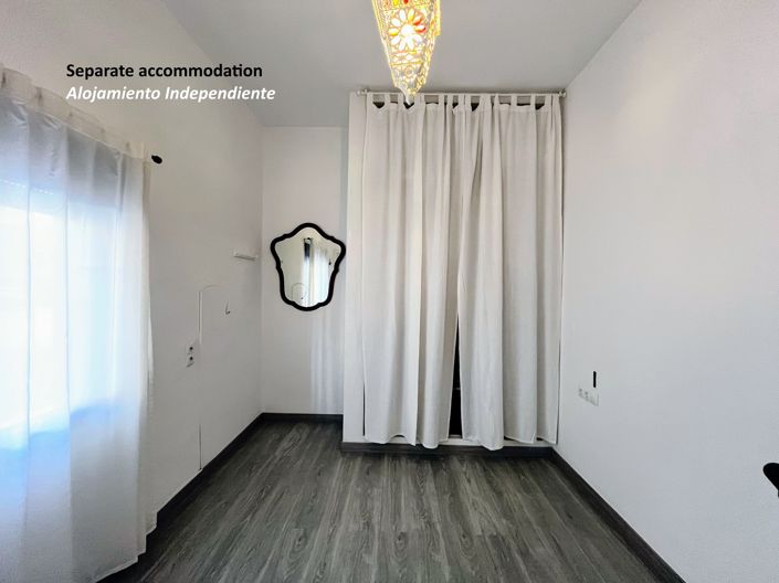 Image No.34-5 Bed Townhouse for sale