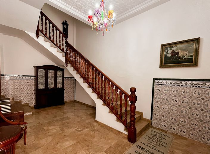 Image No.6-5 Bed Townhouse for sale