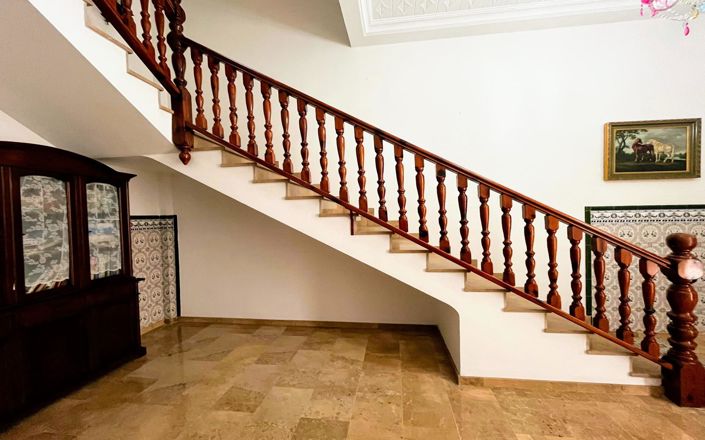 Image No.7-5 Bed Townhouse for sale