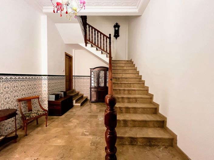 Image No.8-5 Bed Townhouse for sale