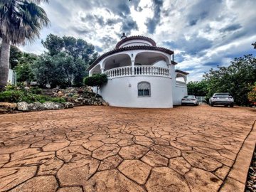 5 Bed Villa for sale