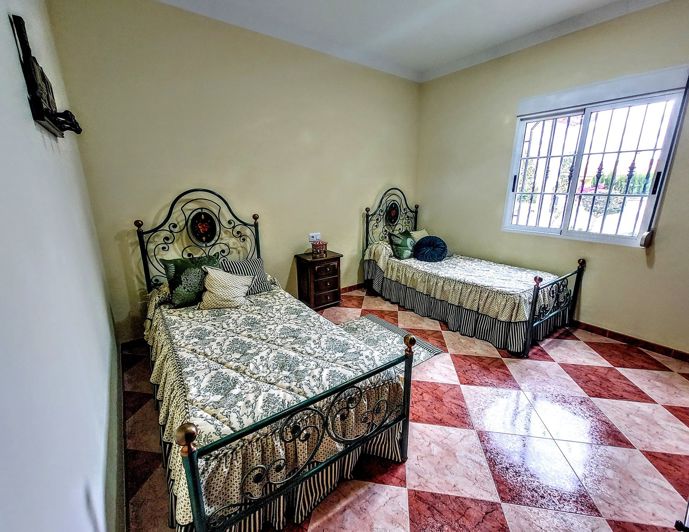 Image No.10-5 Bed Villa for sale