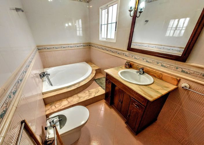 Image No.22-5 Bed Villa for sale