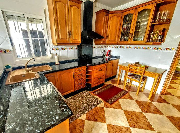 Image No.30-5 Bed Villa for sale