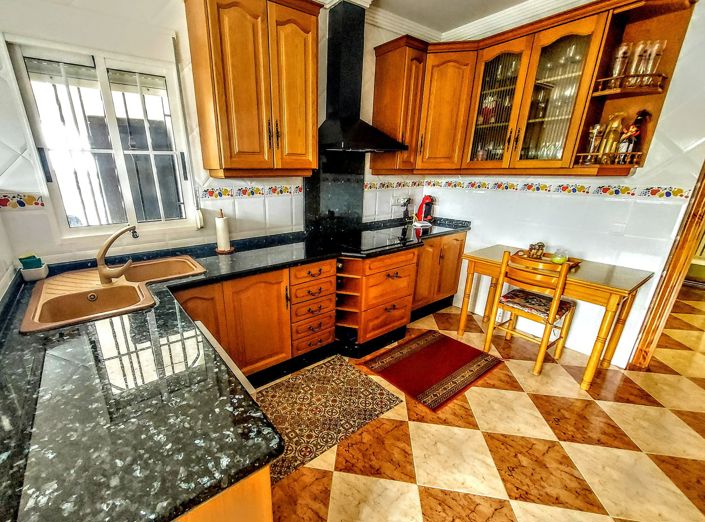 Image No.30-5 Bed Villa for sale