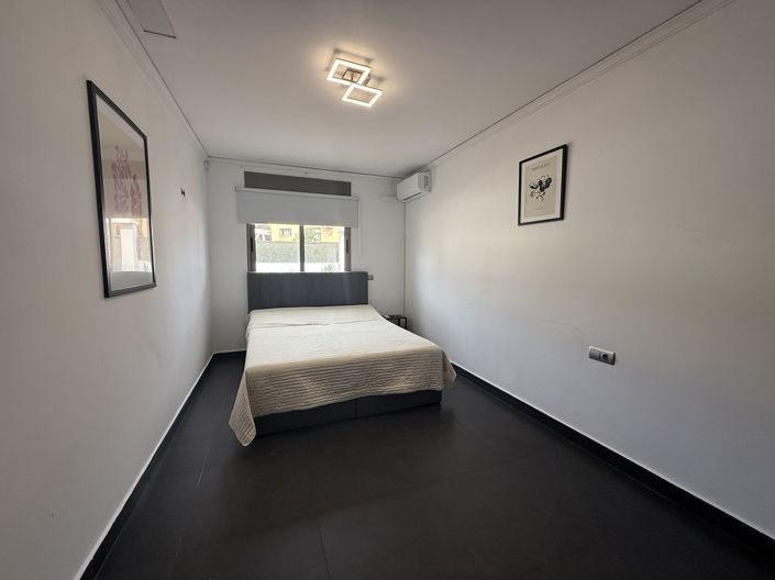 Image No.10-7 Bed Villa for sale