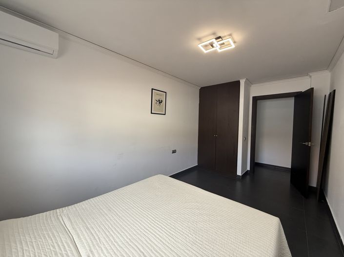 Image No.11-7 Bed Villa for sale