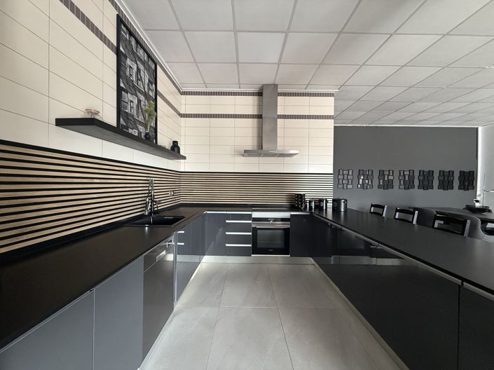 Image No.23-7 Bed Villa for sale